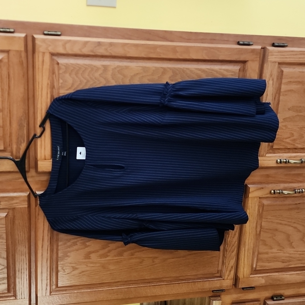 Navy blue lane Bryant blouse 14/16